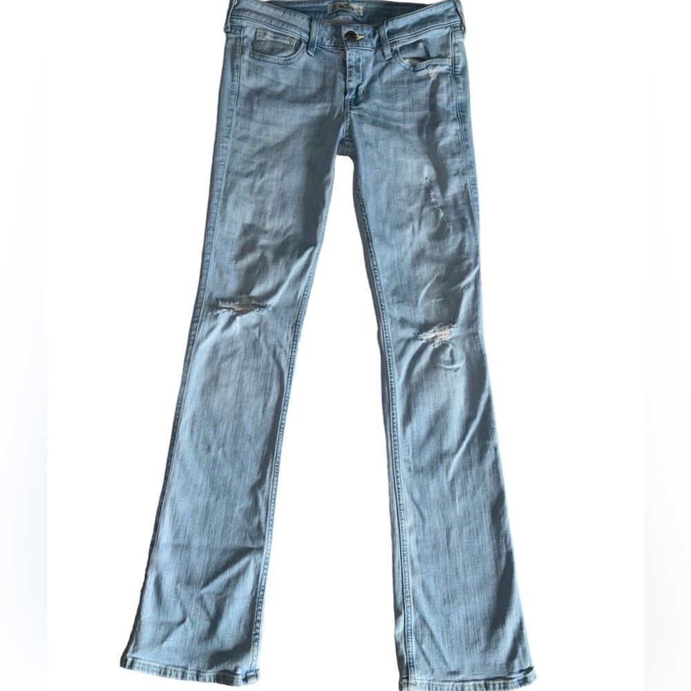 HOLISTER Low Rise Boot Cut Mild Distress Light Wash Jeans Junior Size 5R - 27x33